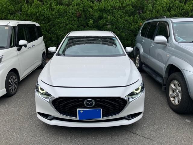 MAZDA / マツダ３セダン