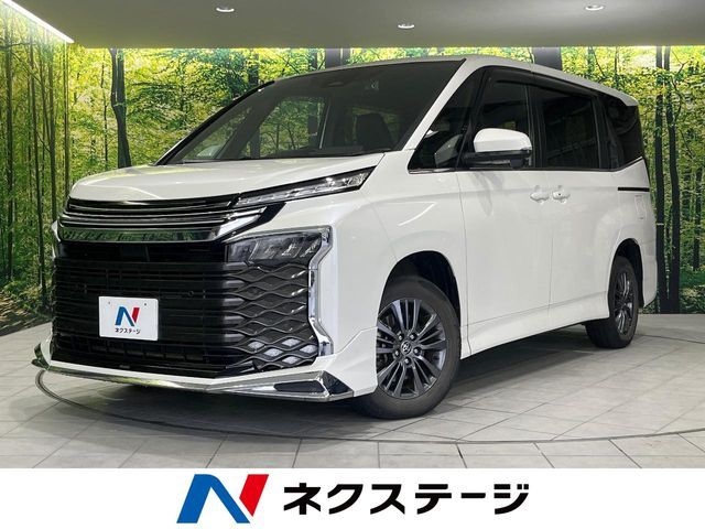 TOYOTA / VOXY HYBRID 4WD