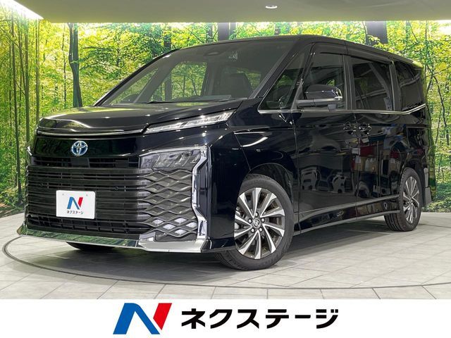 TOYOTA / VOXY HYBRID