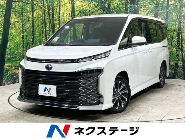 TOYOTA / VOXY HYBRID