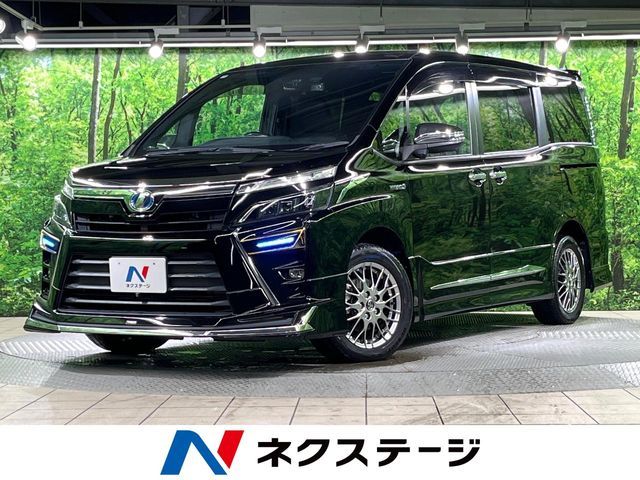 TOYOTA / VOXY HYBRID