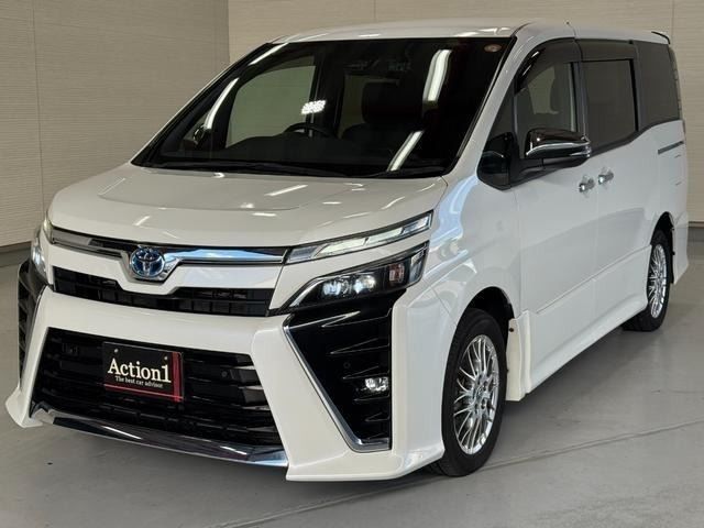 TOYOTA / VOXY HYBRID