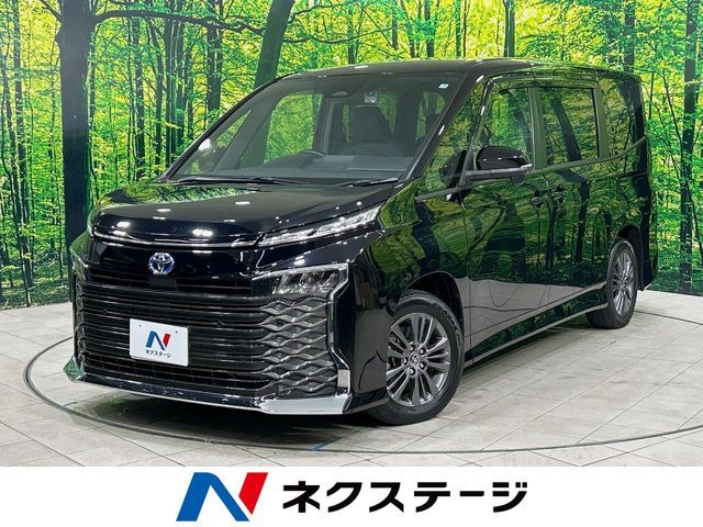 TOYOTA / VOXY HYBRID