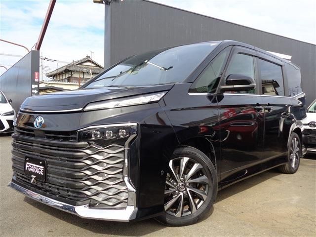 TOYOTA / VOXY HYBRID