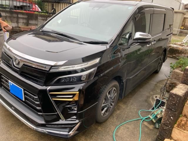TOYOTA / VOXY