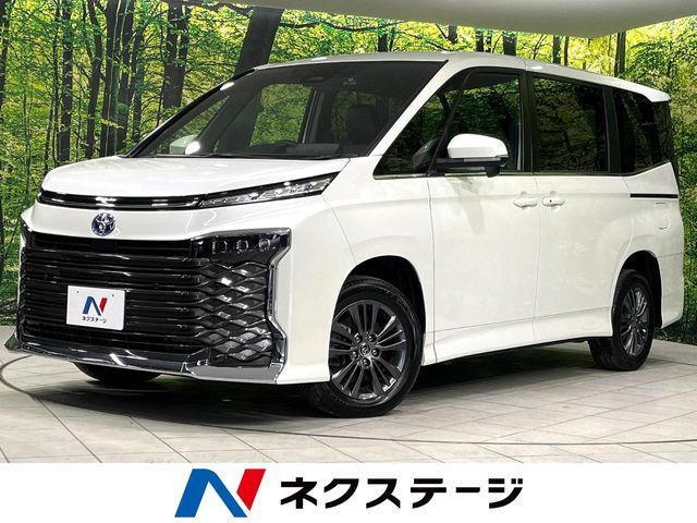 TOYOTA / VOXY HYBRID 4WD