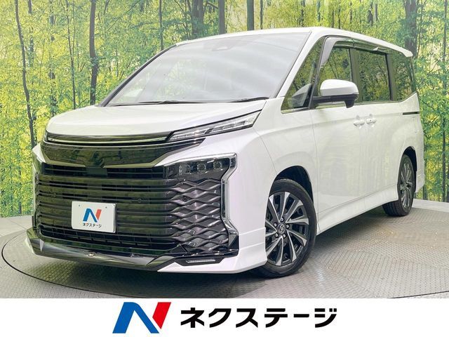 TOYOTA / VOXY HYBRID