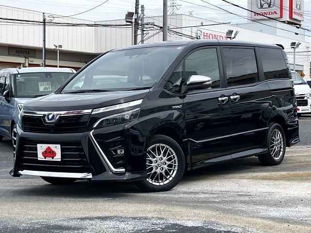 TOYOTA / VOXY HYBRID