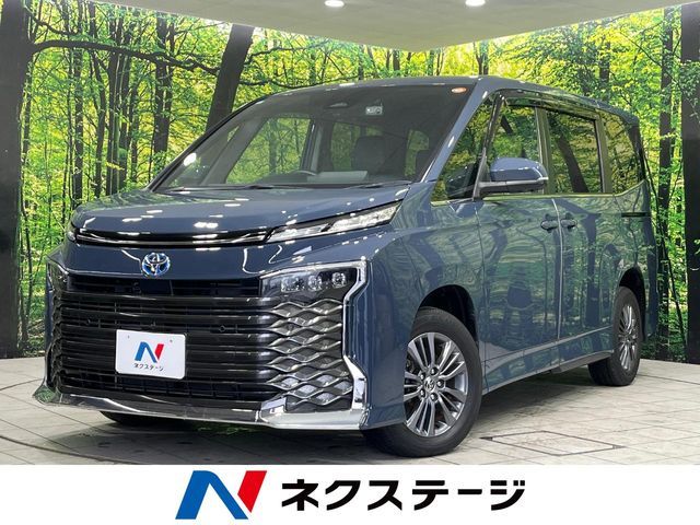 TOYOTA / VOXY HYBRID 4WD