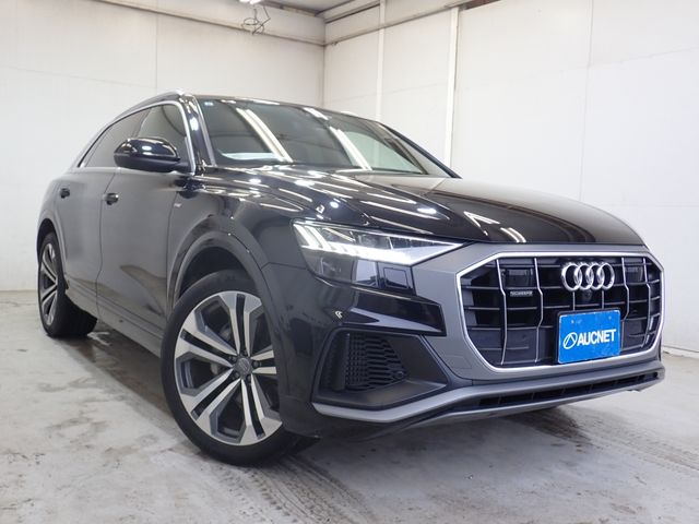 AUDI / AUDI Q8