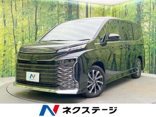 TOYOTA / VOXY HYBRID