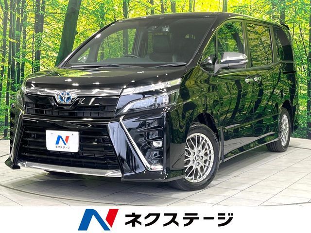 TOYOTA / VOXY HYBRID