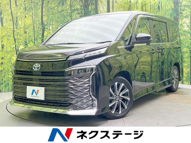 TOYOTA / VOXY HYBRID