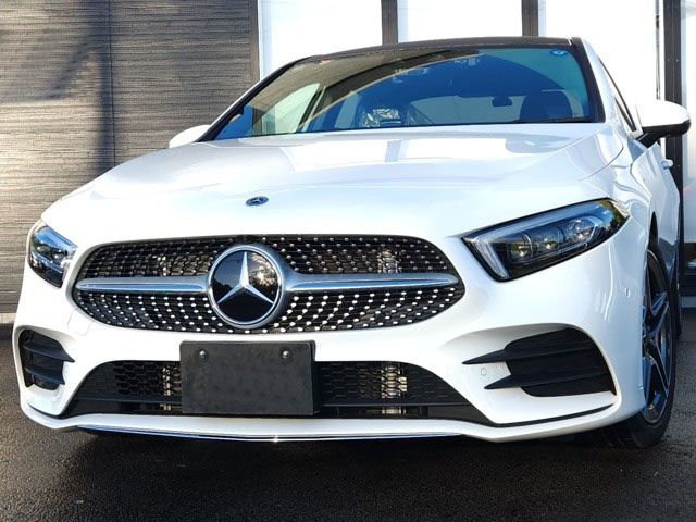 MERCEDES BENZ / MERCEDES BENZ A class sedan