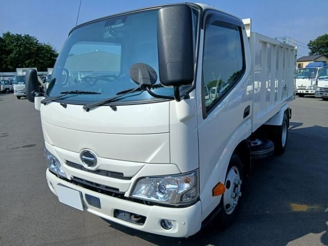Japanese used car Ref# 1718540 HINO / DUTRO