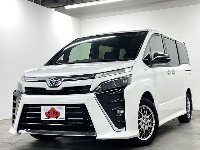 TOYOTA / VOXY HYBRID