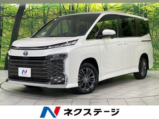 TOYOTA / VOXY HYBRID 4WD
