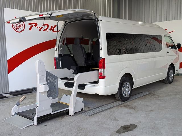TOYOTA / HIACE COMMUTER 4WD