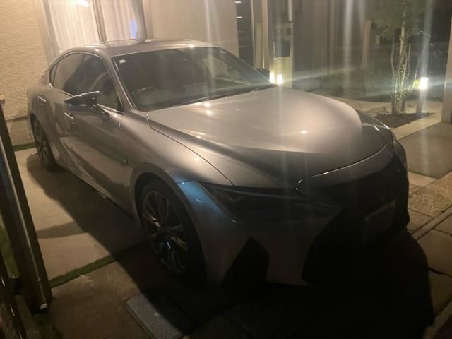 TOYOTA / LEXUS IS300h