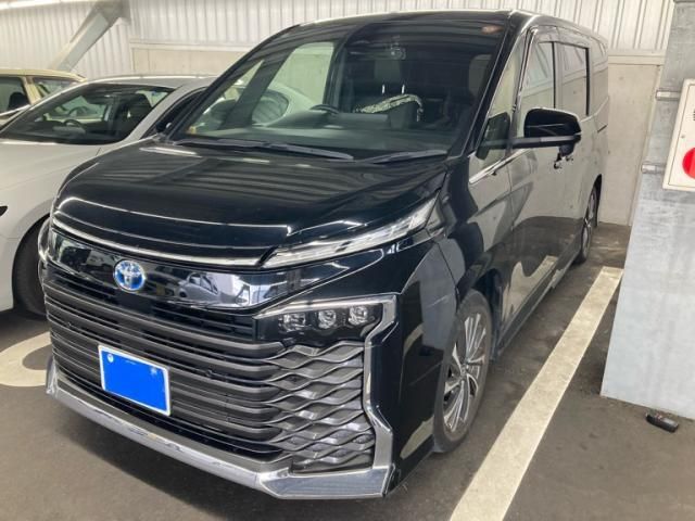 TOYOTA / VOXY HYBRID