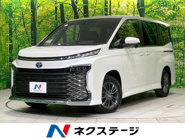 TOYOTA / VOXY HYBRID 4WD