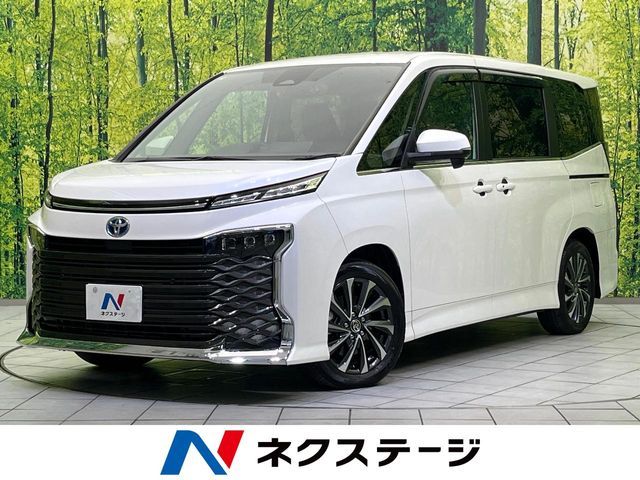 TOYOTA / VOXY HYBRID
