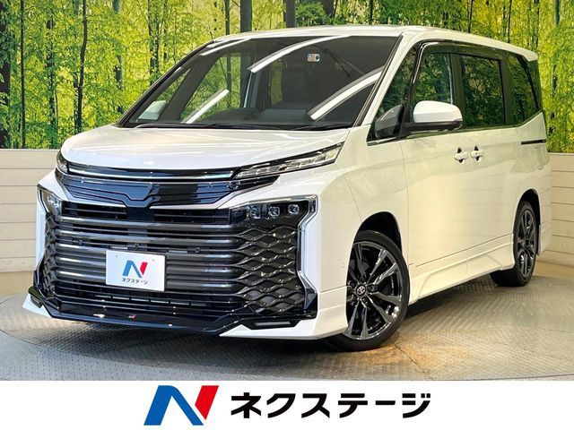 TOYOTA / VOXY HYBRID