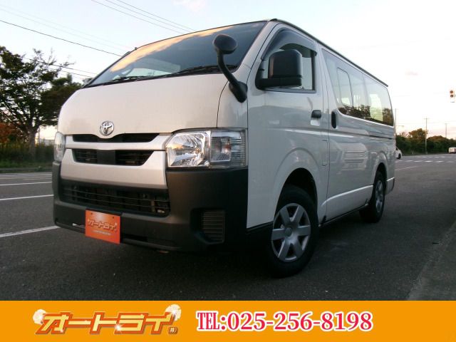 TOYOTA / HIACE van 4WD