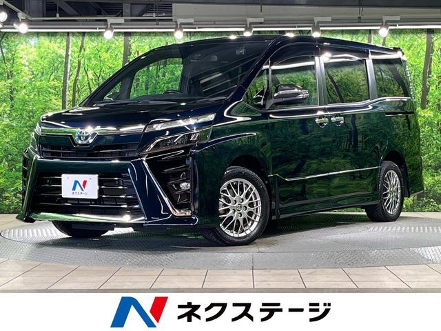 TOYOTA / VOXY HYBRID