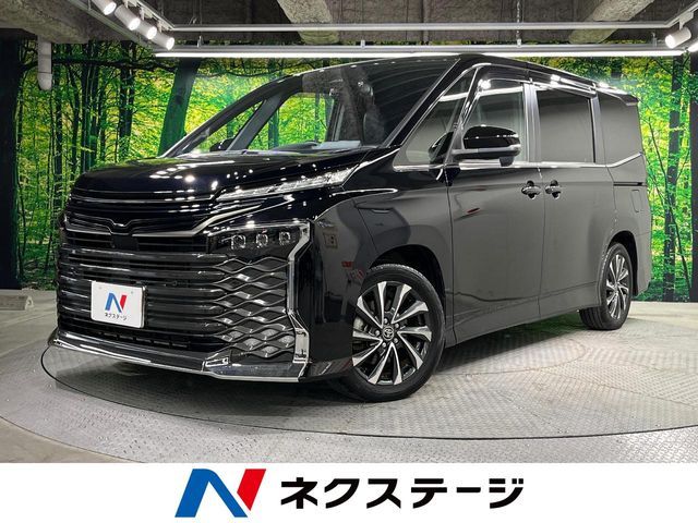 TOYOTA / VOXY HYBRID