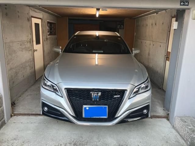 TOYOTA / CROWN sedan hybrid 4WD