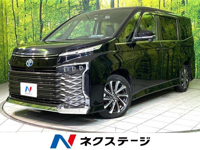 TOYOTA / VOXY HYBRID