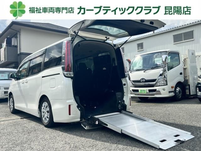 TOYOTA / NOAH