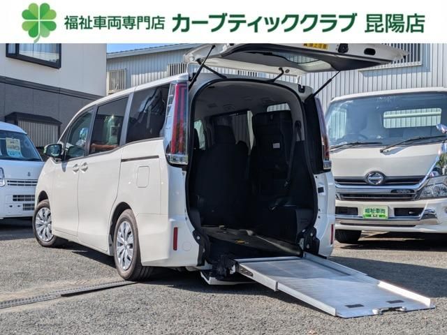 TOYOTA / NOAH