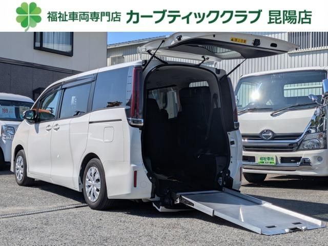 TOYOTA / NOAH