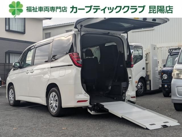 TOYOTA / NOAH 4WD