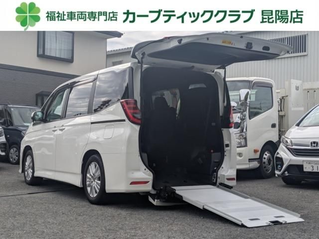 TOYOTA / NOAH