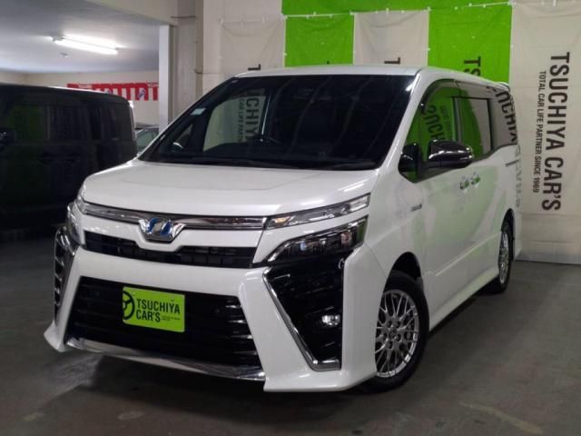 TOYOTA / VOXY HYBRID