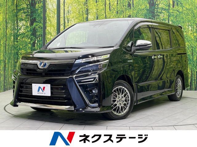 TOYOTA / VOXY HYBRID