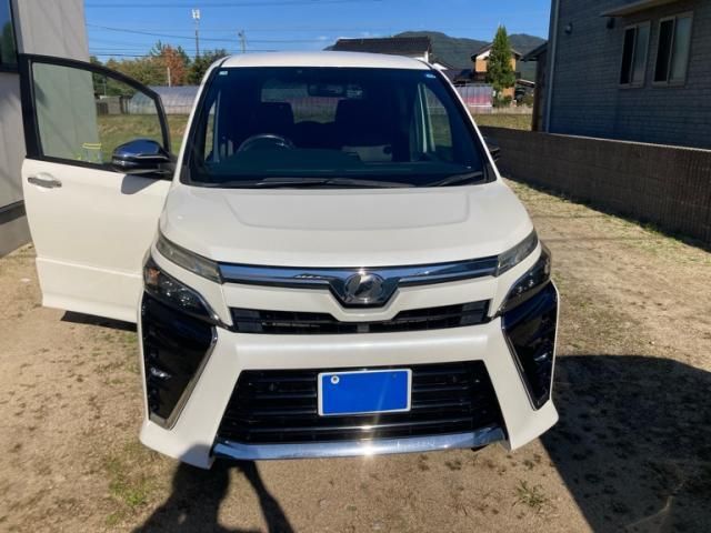 TOYOTA / VOXY