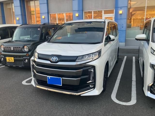 TOYOTA / NOAH HYBRID