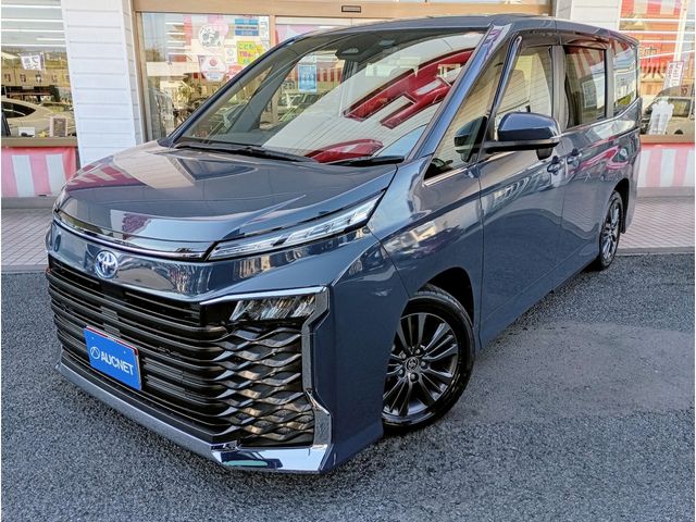 TOYOTA / VOXY HYBRID 4WD