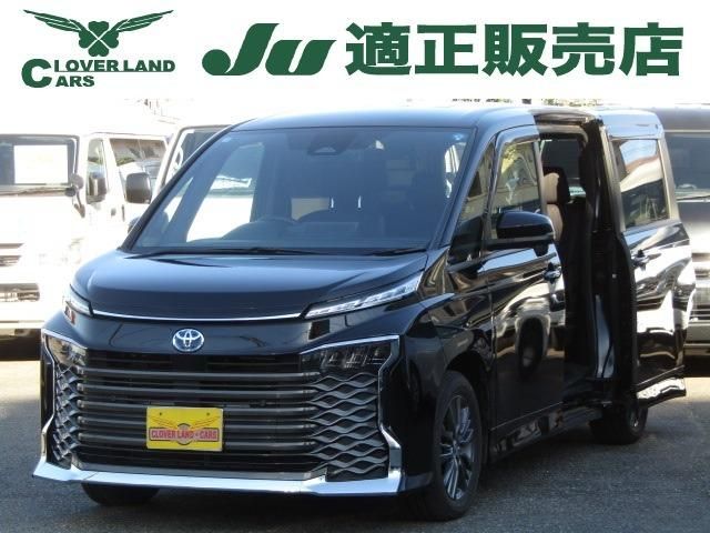 TOYOTA / VOXY HYBRID 4WD