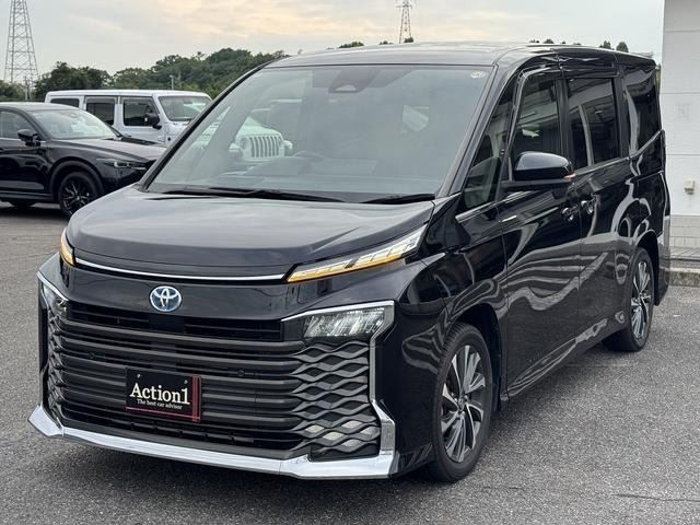 TOYOTA / VOXY HYBRID