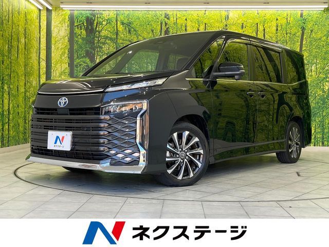 TOYOTA / VOXY HYBRID
