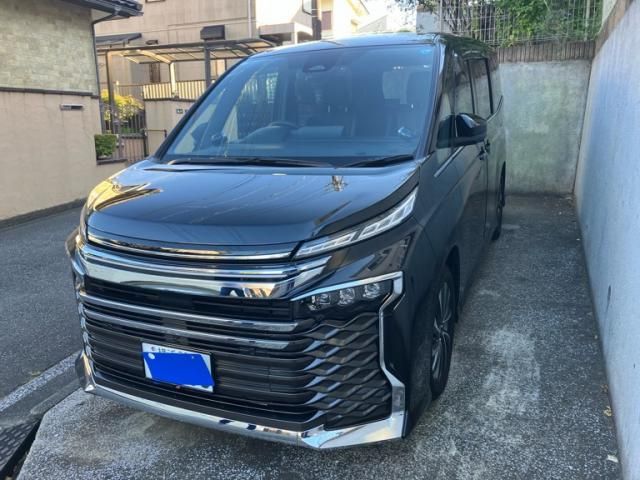 TOYOTA / VOXY
