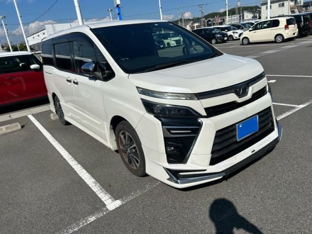 TOYOTA / VOXY