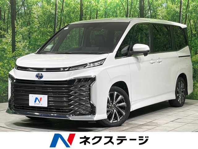 TOYOTA / VOXY HYBRID