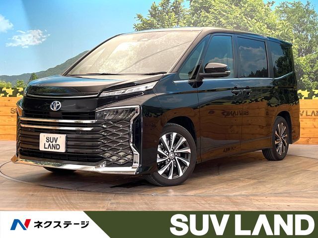 TOYOTA / VOXY HYBRID