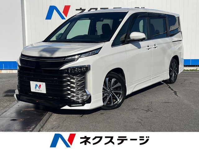 TOYOTA / VOXY HYBRID